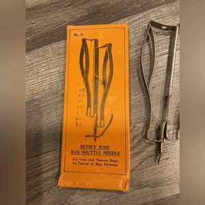 Vintage Betsy Ross rug shuttle needle